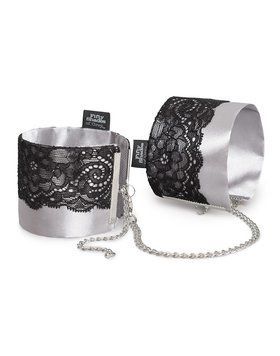 Наручники з атласної тканини Fifty Shades of Grey Play Nice з мереживом FS80023 фото